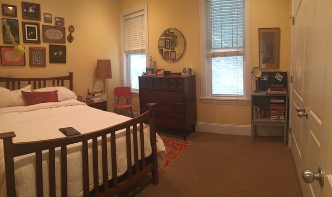 Bed room 1 - 1053 N Wood St