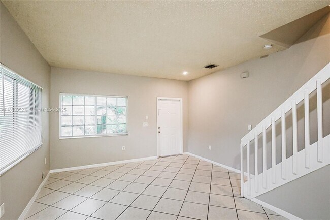 Foto del edificio - 10301 SW 18th St