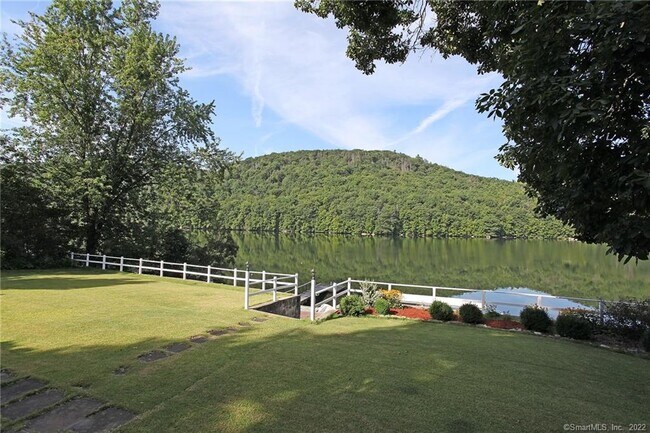 Building Photo - 29 Lavelle Ave