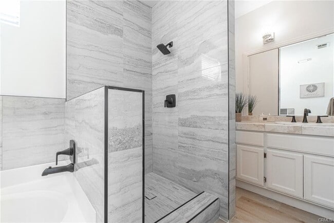 Building Photo - 3636 Gardenia Ave