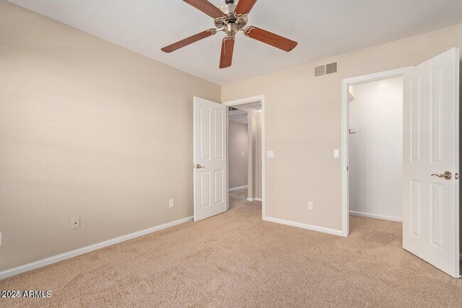 Foto del edificio - 200 E Southern Ave