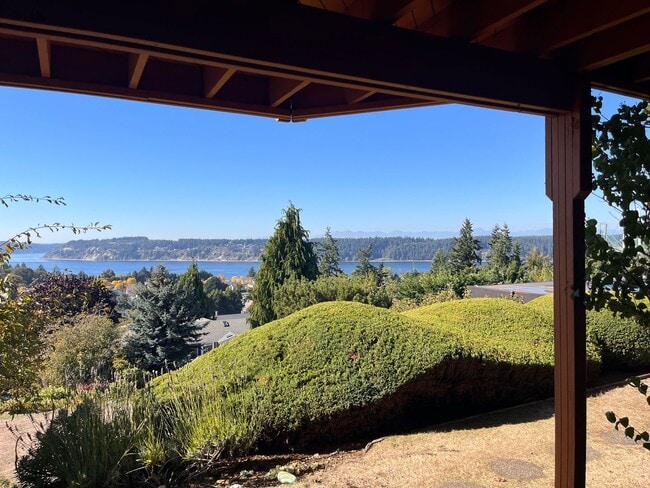 Building Photo - Spacious North Tacoma waterfront Unit with Million dollar Puget Sound Views