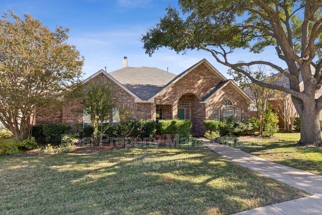 Photo - 8012 Greenwood Dr House
