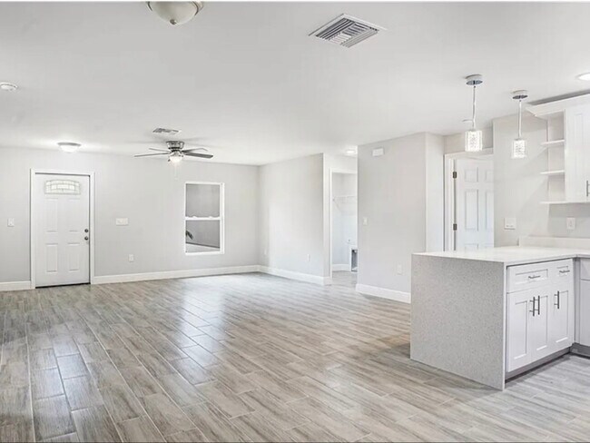 Foto del edificio - 3113 46th St W