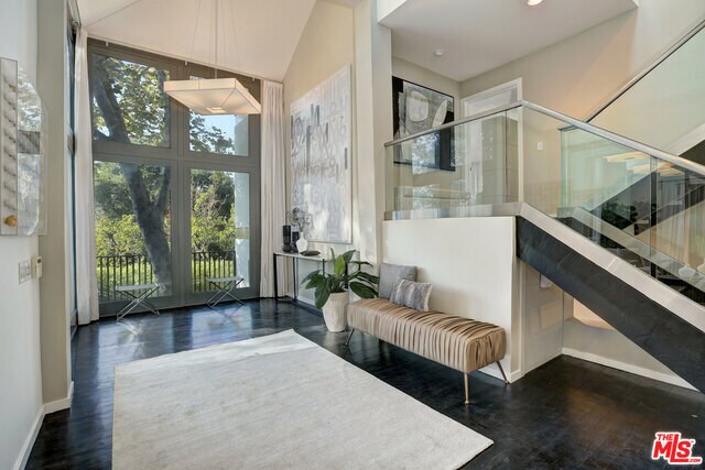 Foto principal - 9653 Oak Pass Rd