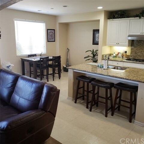 Building Photo - 3930 Lake Cir Dr