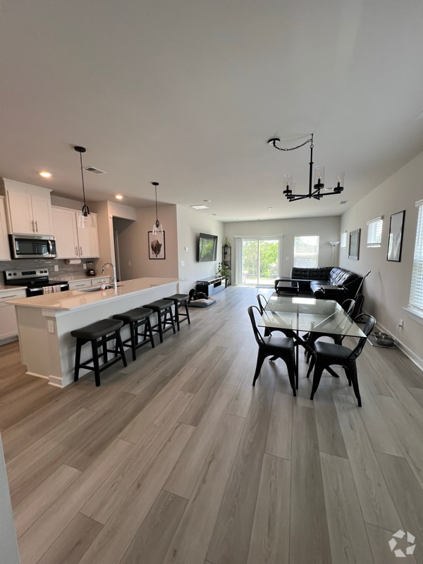 Building Photo - 4256 Skyridge Dr