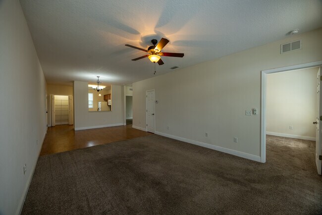 Comedor/Sala de estar - 6272 Abbott Station Dr