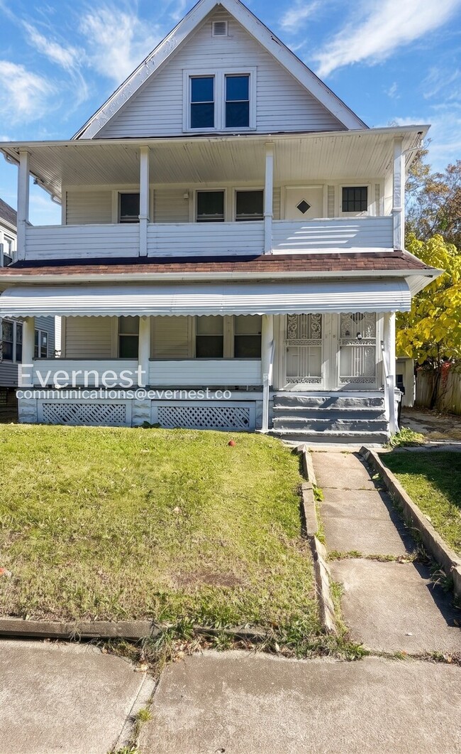 Building Photo - 3353 E 132nd St