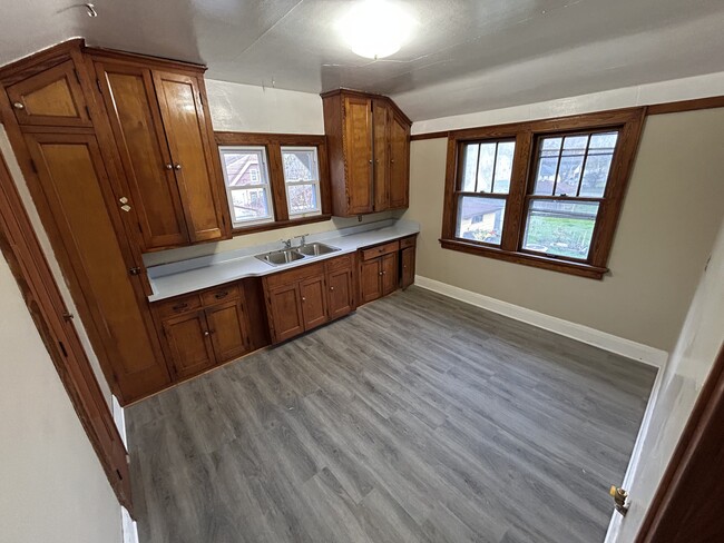 Building Photo - 5320 N 39th St