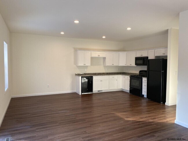 39 Smoke Ridge Rd Queensbury Ny 12804 Apartment For Rent In Queensbury Ny Apartments Com