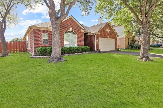Foto del edificio - 10311 Sawyers Crossing Ln