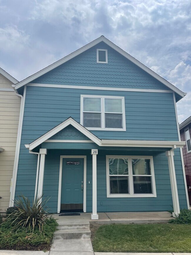 Foto del edificio - Updated 3 Bed 2 Bath Townhome Located at H...