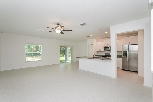 Building Photo - 7338 Spring Snowflake Ave