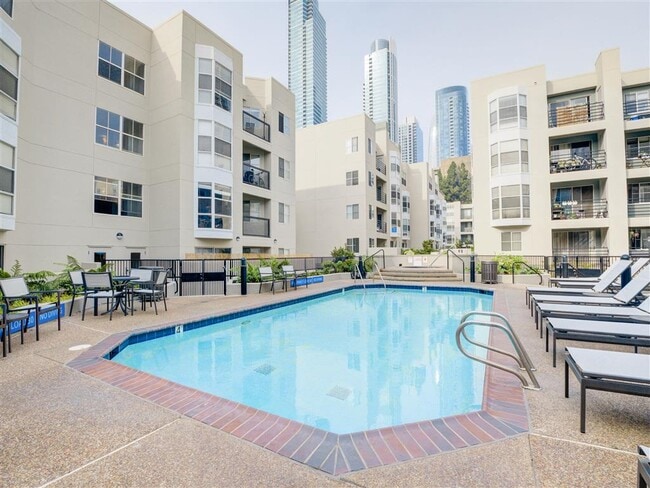 Building Photo - Bayside Village