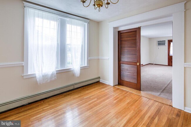 Foto del edificio - 406 Maple Ave