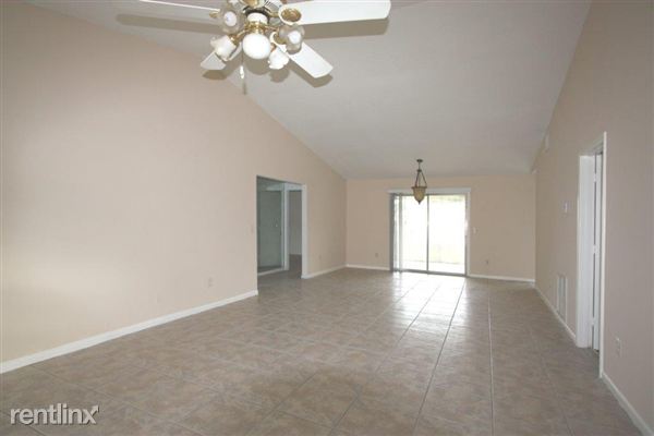 Building Photo - 7935 Bishopwood Rd