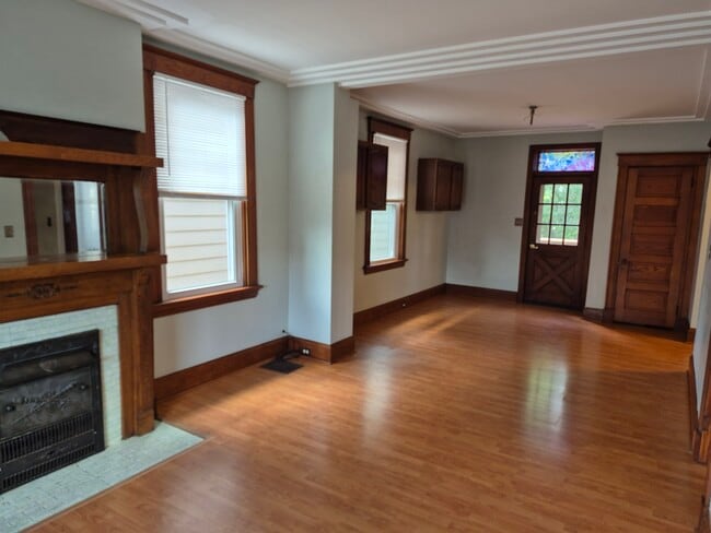 Foto del edificio - 2373 Fairview Ave