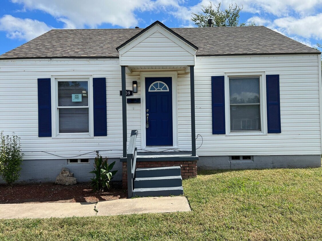 Completely remodeled from top to bottom! ... - Completely remodeled from top to bottom!  ...