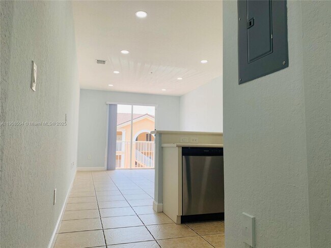 Building Photo - 17800 NW 73rd Ave