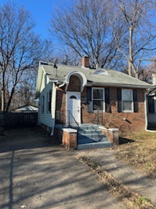 Building Photo - 1609 S Morton Ave