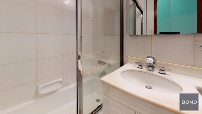 Foto del edificio - 148 W 68th St