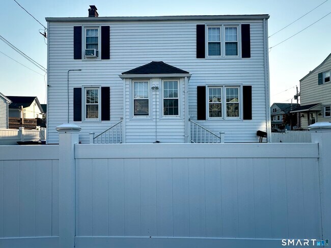 Foto del edificio - 339 Thompson St