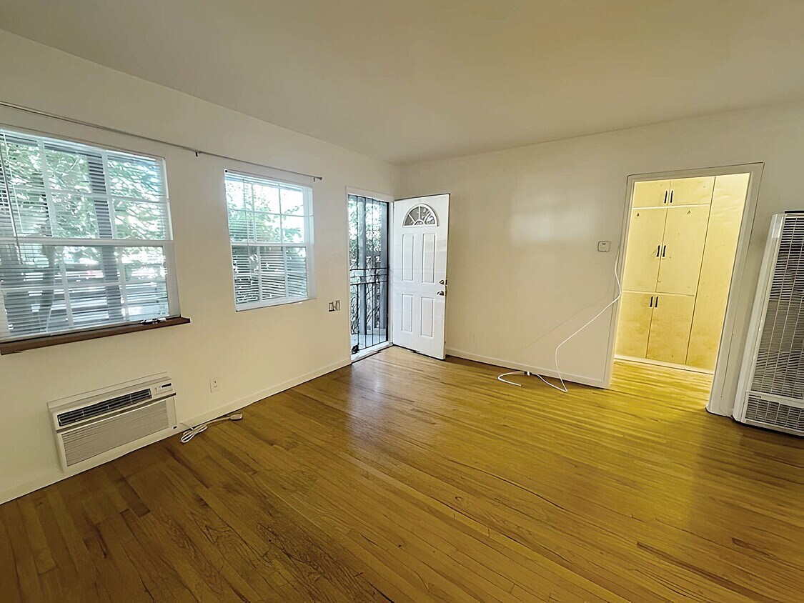 Foto principal - 5573 Margaret Ave