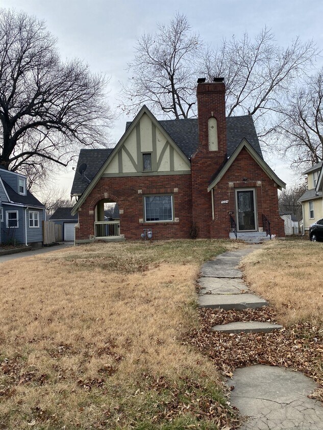 Primary Photo - 7224 Highland Ave