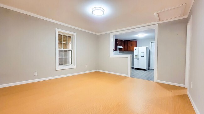Foto del edificio - 2 BDRM 1 BATH