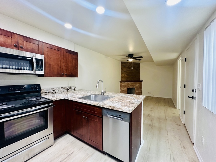 Primary Photo - Renovated 2 Bedroom with New Flooring! Des...