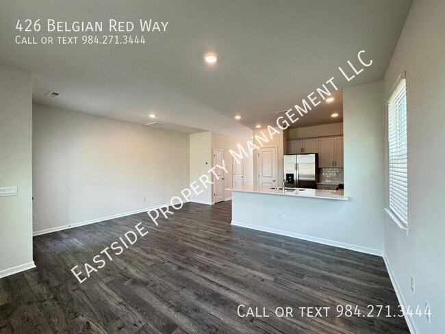 Foto del edificio - 426 Belgian Red Wy