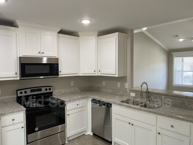 Foto del edificio - 301 Sparrow Rd