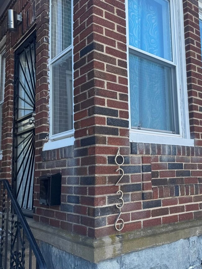 Building Photo - Beautiful 3 bed, 1.5 bath available for rent