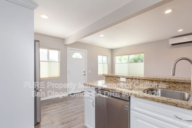 Building Photo - 4637 Wilson Ave