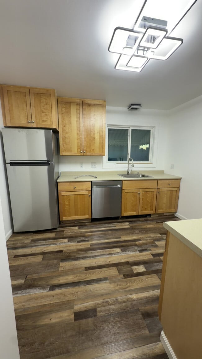 Building Photo - 107 N Warren Ave