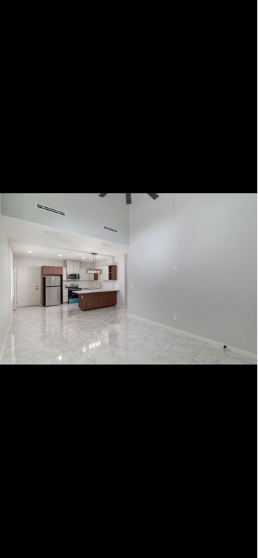 Building Photo - 1007 Hidden Hls St