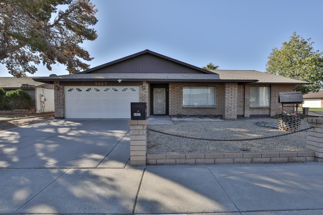 Primary Photo - 5427 W Seldon Ln