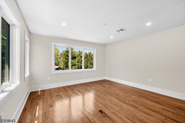 Building Photo - 162 Closter Dock Rd