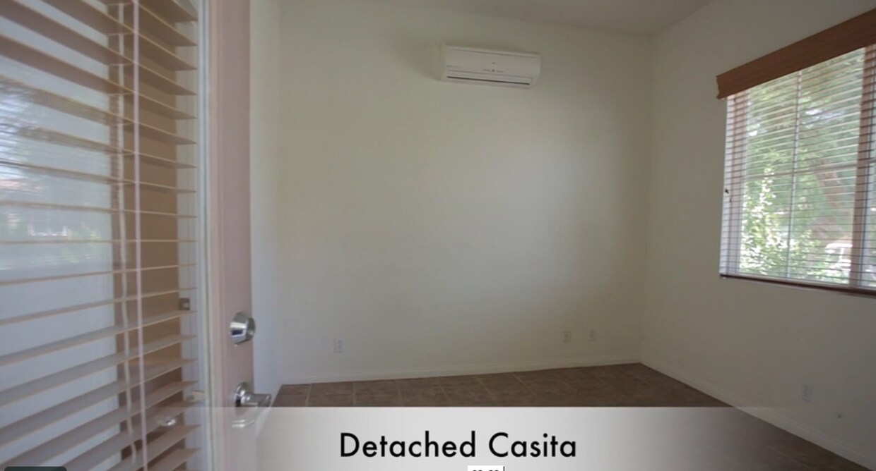 Foto del edificio - 1 bedroom Casita