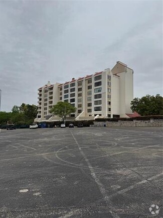 Building Photo - 2105 Reflection Bay Dr