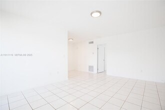 Building Photo - 1060 NE 78th St