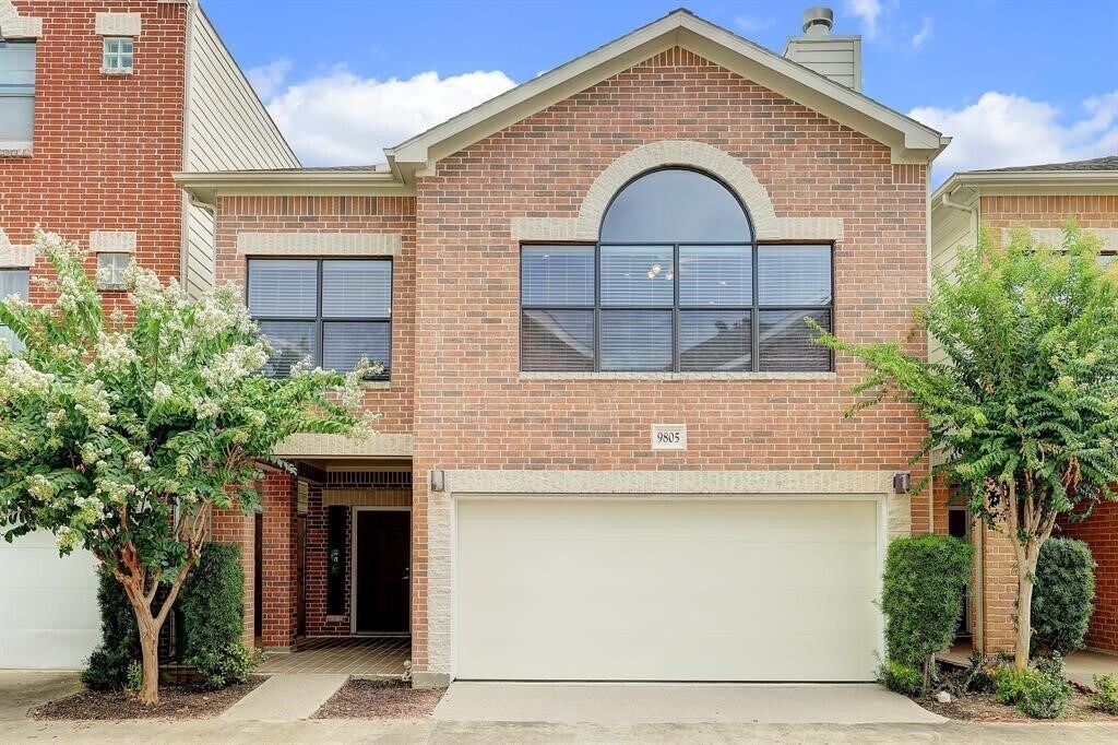 Foto principal - 9805 Riddlelink Ln