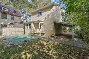 Building Photo - 634 Maple Ln