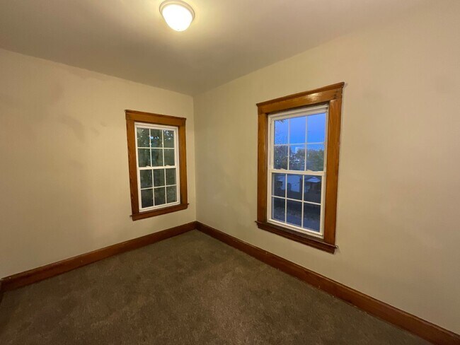 Building Photo - 3820 Riverside Avenue