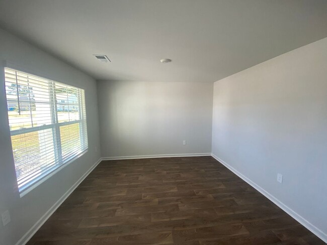 Building Photo - 407 Sea Breeze Dr
