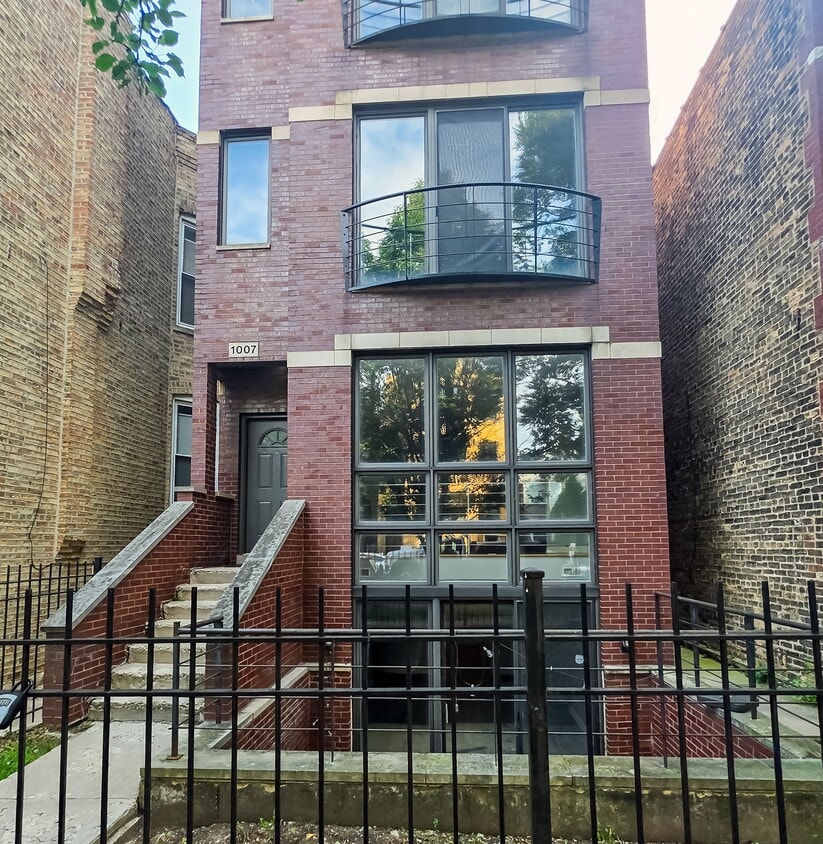 Photo - 1007 N Francisco Ave (Chicago, IL)