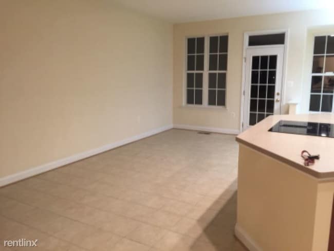 Building Photo - 107 Cheshire Ct