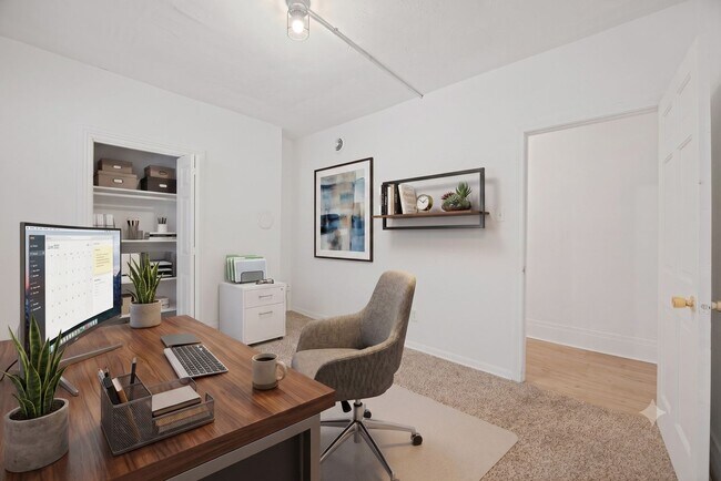 Foto del edificio - 2204 E Carson St