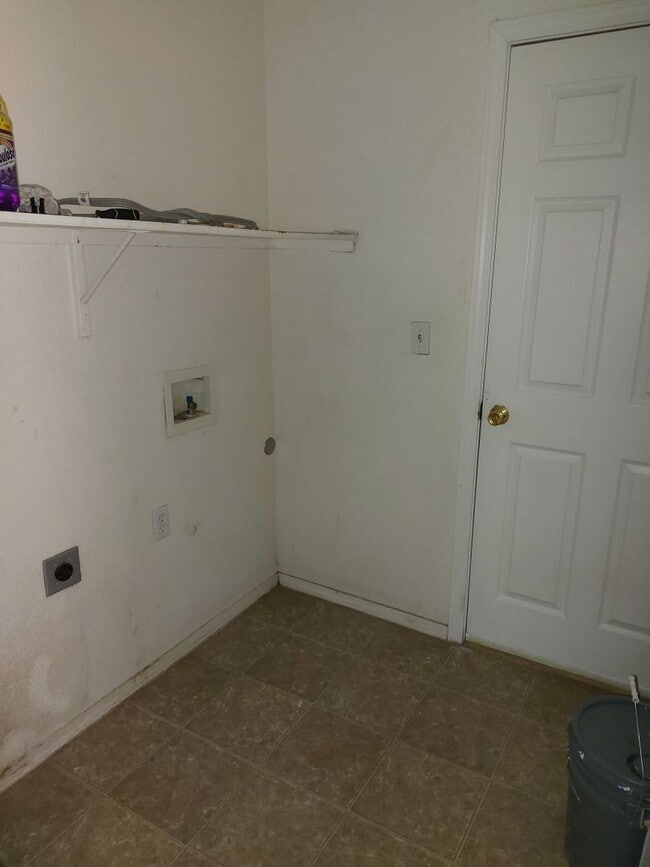 Building Photo - Great 3 Bedroom Home Off Mesa Grande